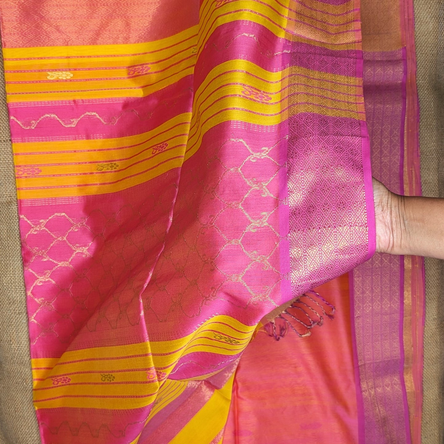 Maheshwari Handloom saree-MAH01-00259-01-YLW